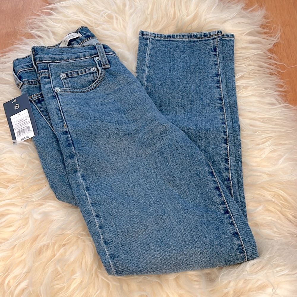 Universal Thread Wom Mid Rise 80s Slim Light Wash FitHip SlimLeg Comfort Stretch